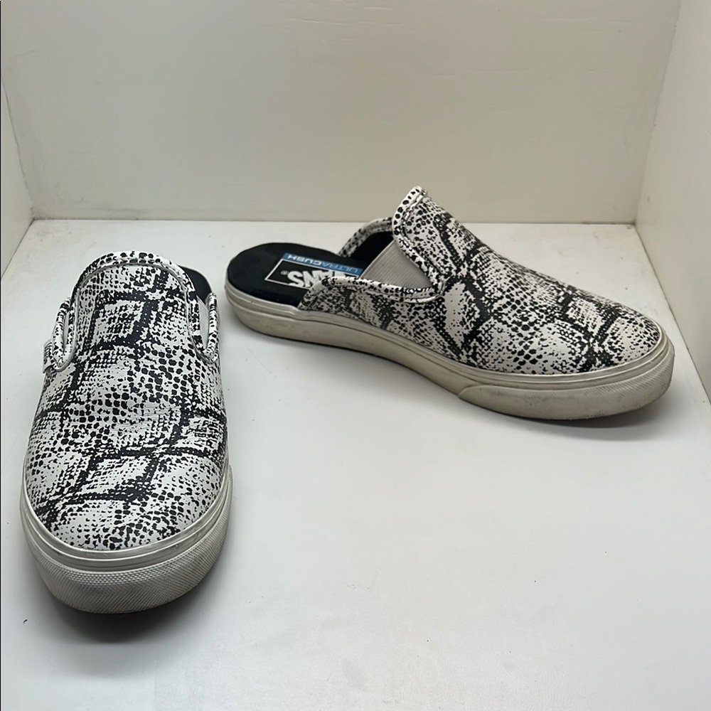 Vans Ultra Cush Black and White Snake Print Slip-On Sneakers 7